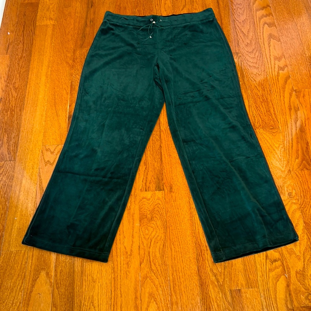NWT  avenue WOMEN DARK GREEN VELVET PANTS wide legs ELASTIC WAIST IN SIZE 14/16